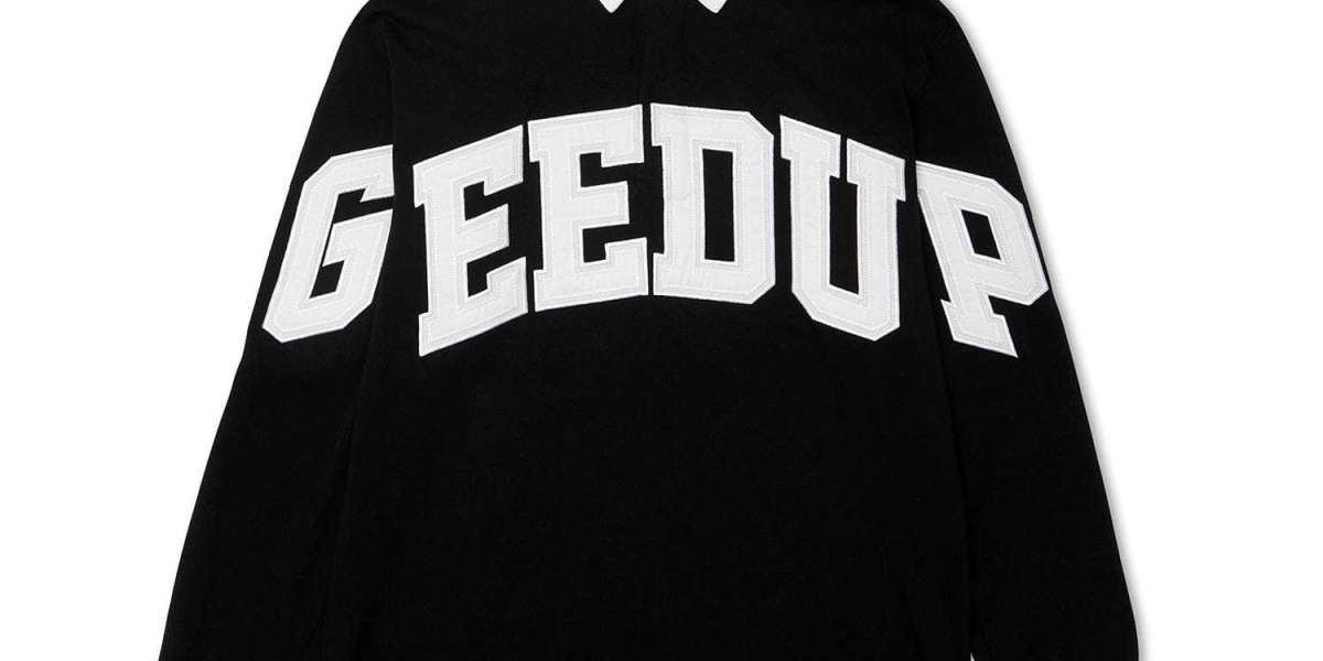 The Geedup Hoodie: A Staple in Urban Streetwear